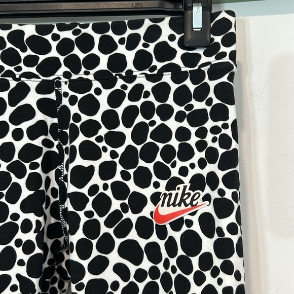 Nike RARE SPORTSWEAR ESSENTIAL Dalmatian BIKE SHORTS women’s small nwot - Picture 2 of 6